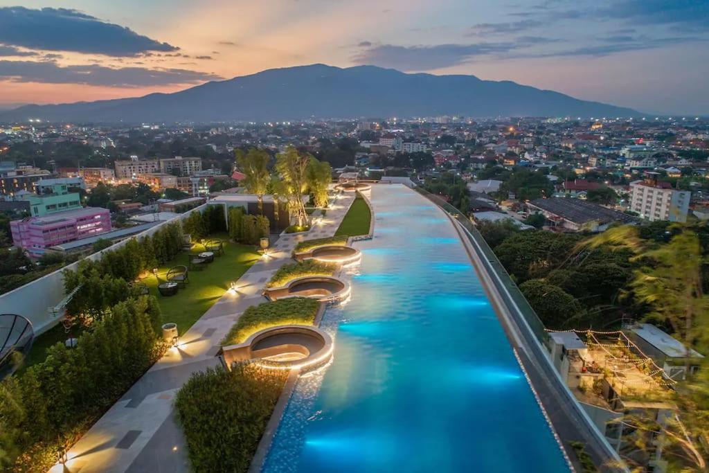 Astra Sky River无边泳池奢华温馨97㎡大三卧山景套房 Chiang Mai Exteriör bild