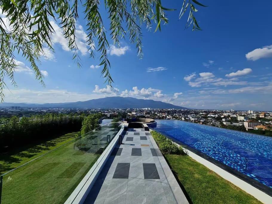 Astra Sky River无边泳池奢华温馨97㎡大三卧山景套房 Chiang Mai Exteriör bild